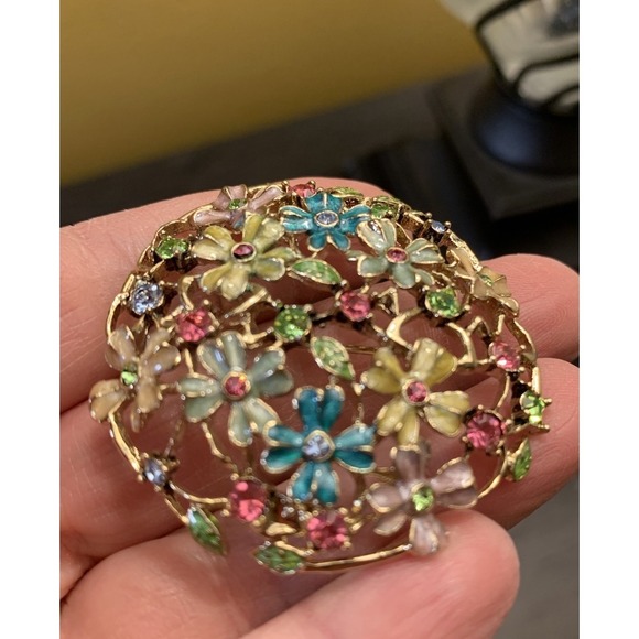 Vintage Monet Gold Enamel Rhinestone Brooch Multi Flower Shape Filigree Dome - Picture 6 of 8